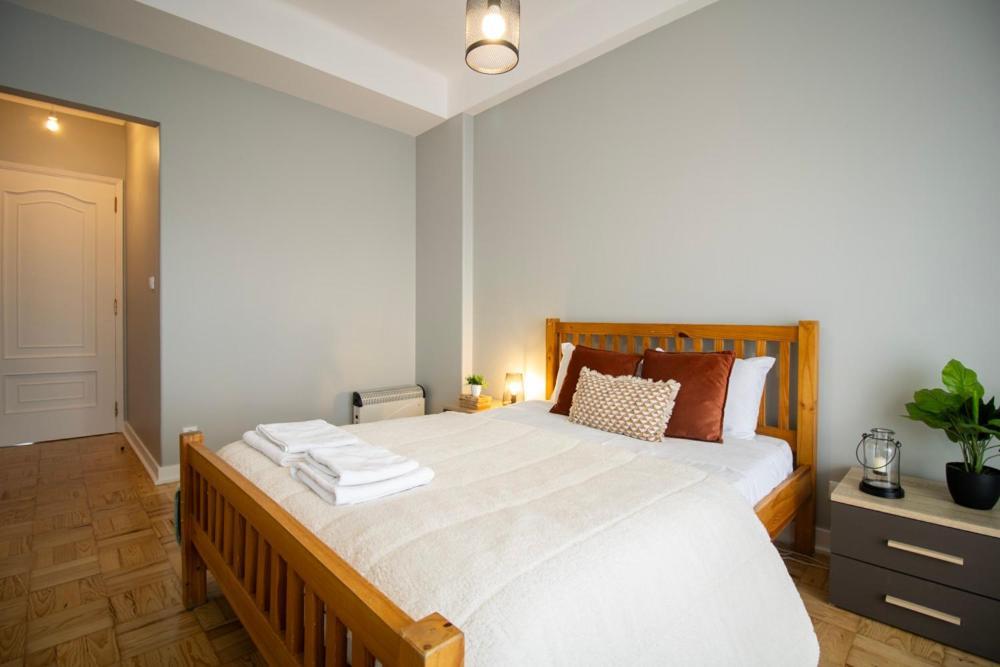 Sunny 4 Bedroom Apartment - With View Coimbra Exteriör bild